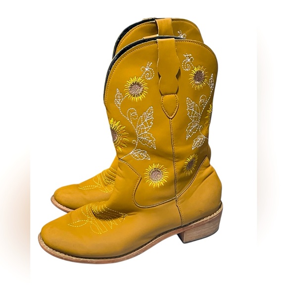 Shoes - Sunflower Embroidered Cowgirl Boots